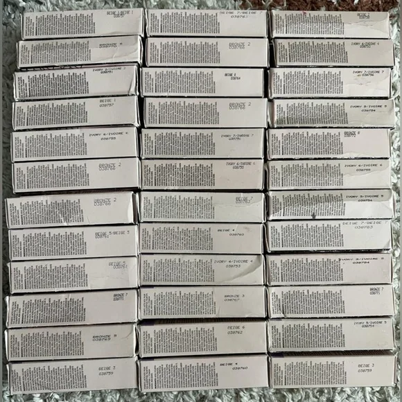 Mary Kay Timewise Matte Wear Liquid Foundation - Picture 3 of 5